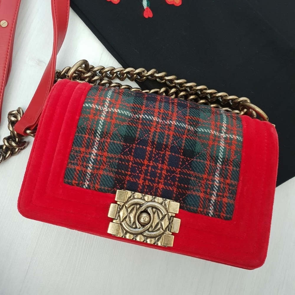 Chanel Small Red Suede Le Boy Bag - Picture 1 of 8